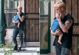 Illustration for article titled Ovary Overload: Ryan Gosling Feeds A Baby